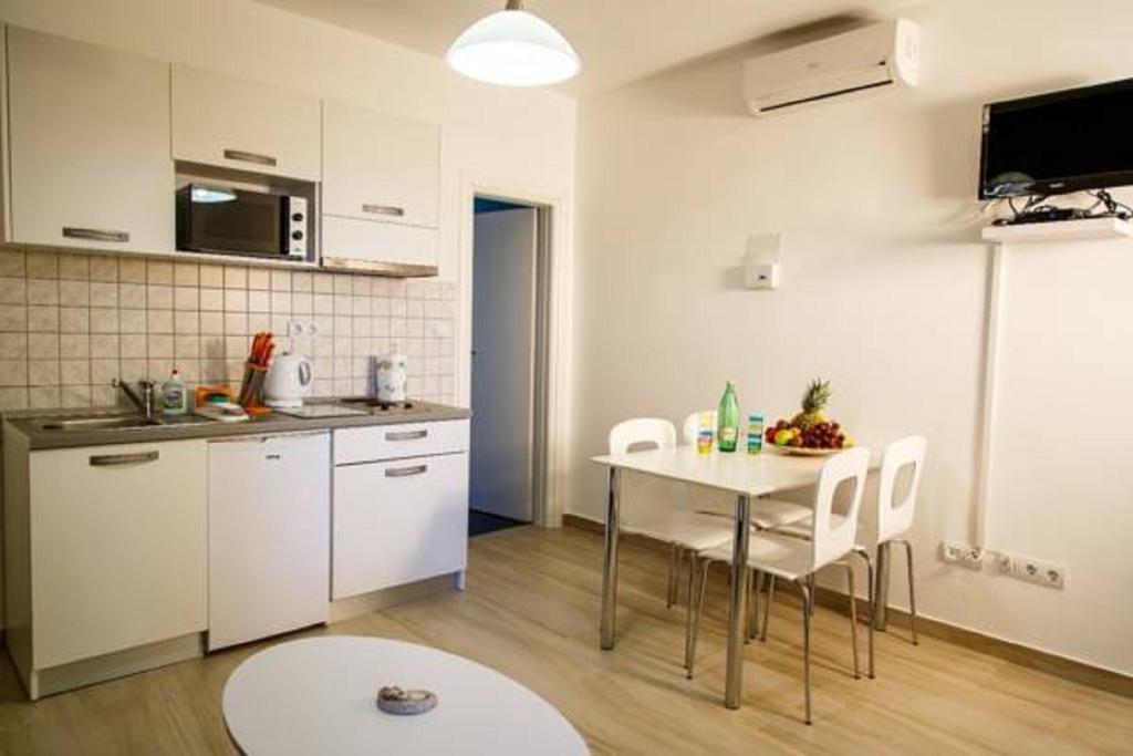 Nemira Sunny Apartments Omiš Kamer foto