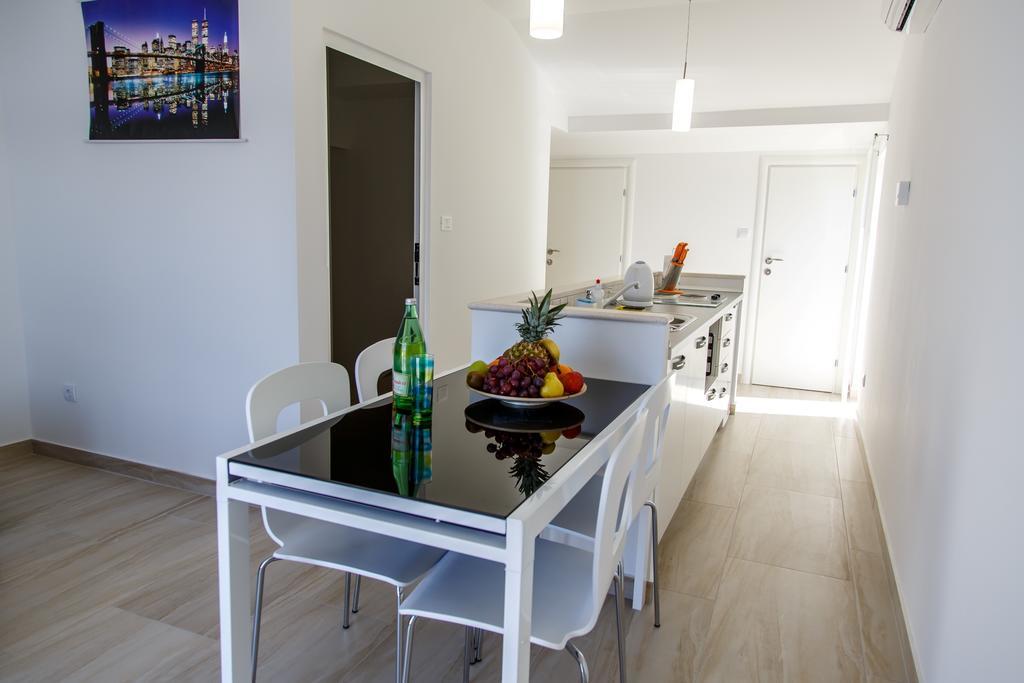 Nemira Sunny Apartments Omiš Kamer foto