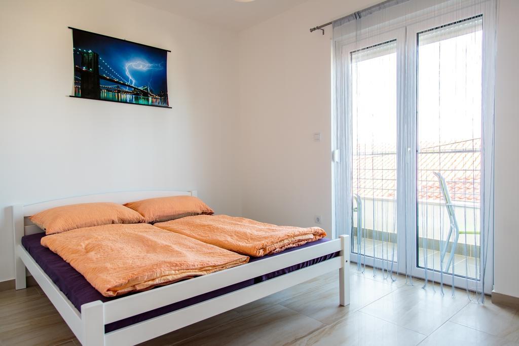 Nemira Sunny Apartments Omiš Kamer foto