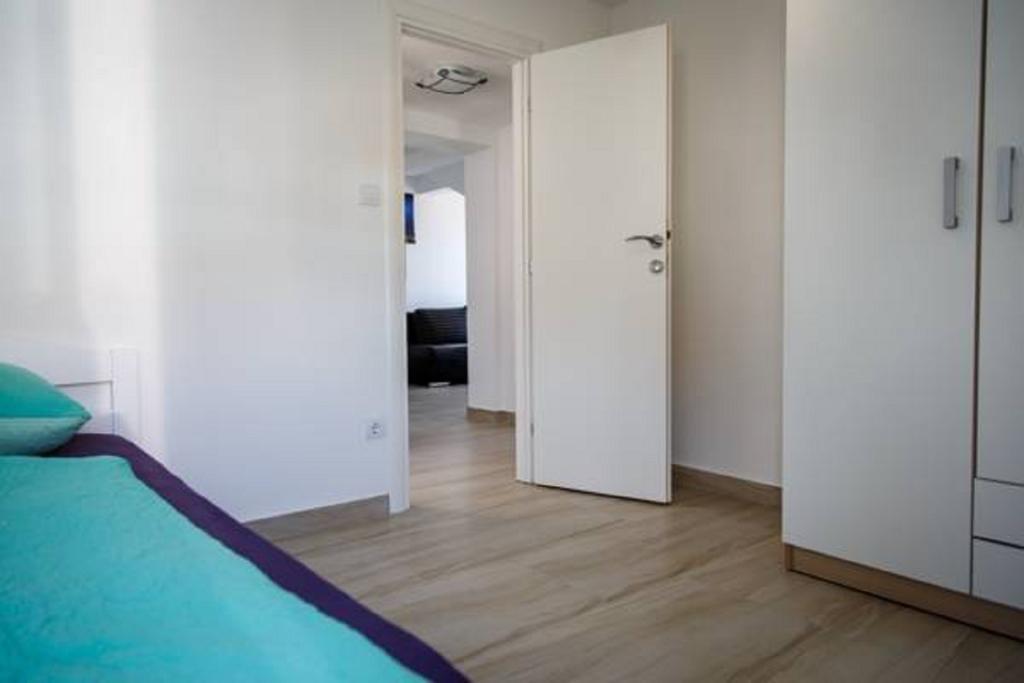 Nemira Sunny Apartments Omiš Kamer foto